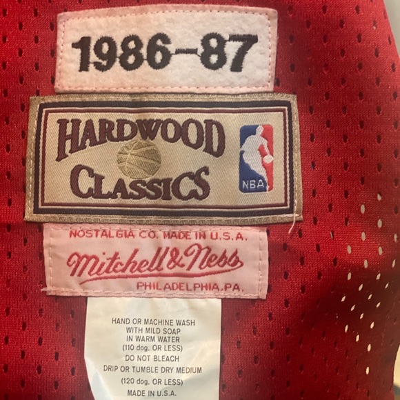 Mitchell and Ness Michael Jordan 1986-87 Jersey - Picture 2 of 4